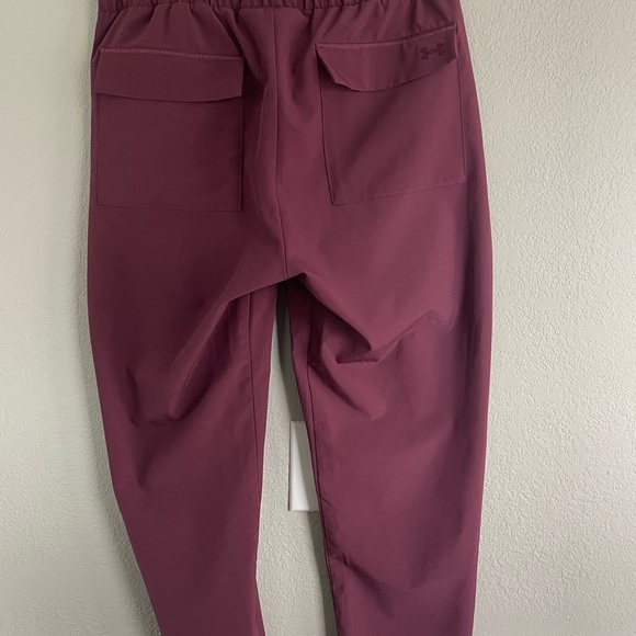 Under Armor womens pants , size S - Picture 2 of 2